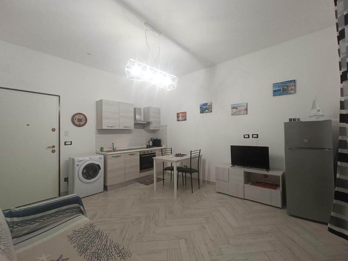 Casa Vacanze Via Nizza 57 Zinola-Wifi Savona Bagian luar foto
