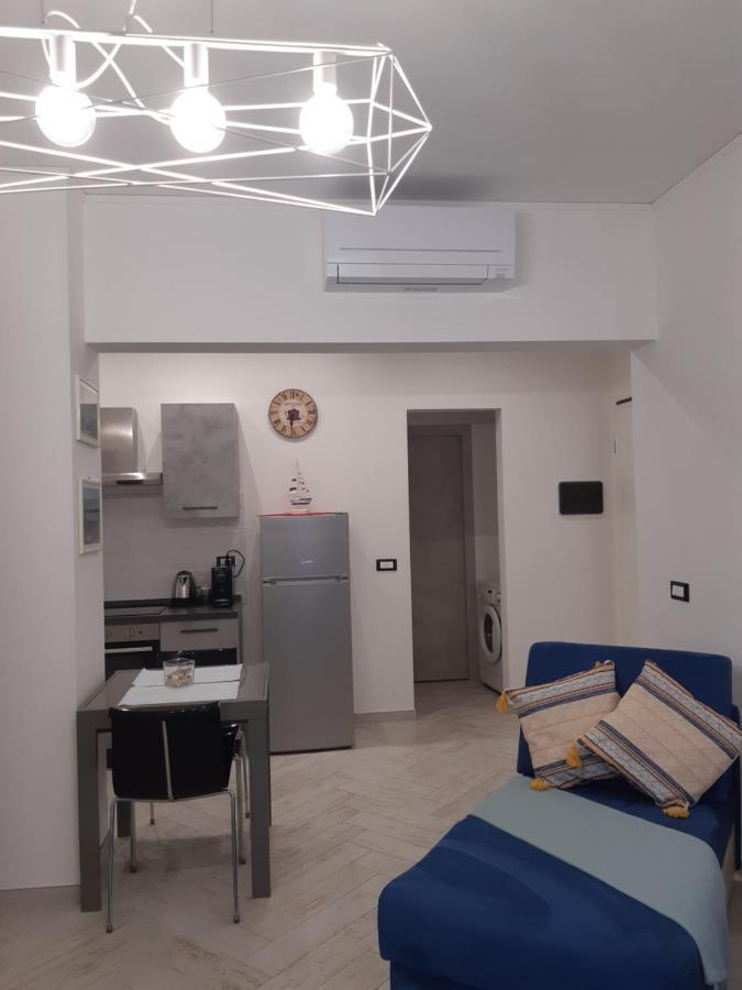 Casa Vacanze Via Nizza 57 Zinola-Wifi Savona Bagian luar foto